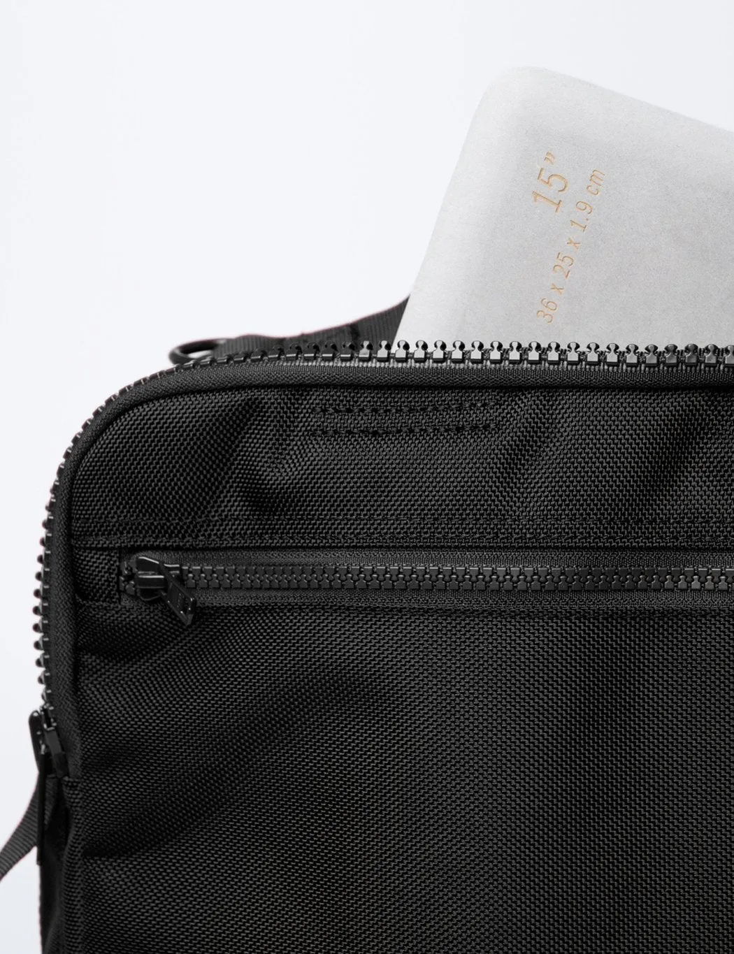 - Bag Smart-powered Messenger Seasonal sale Sandqvist Black Tyre