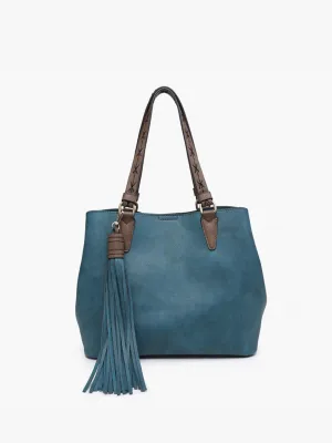 Aliza Satchel, Peacock