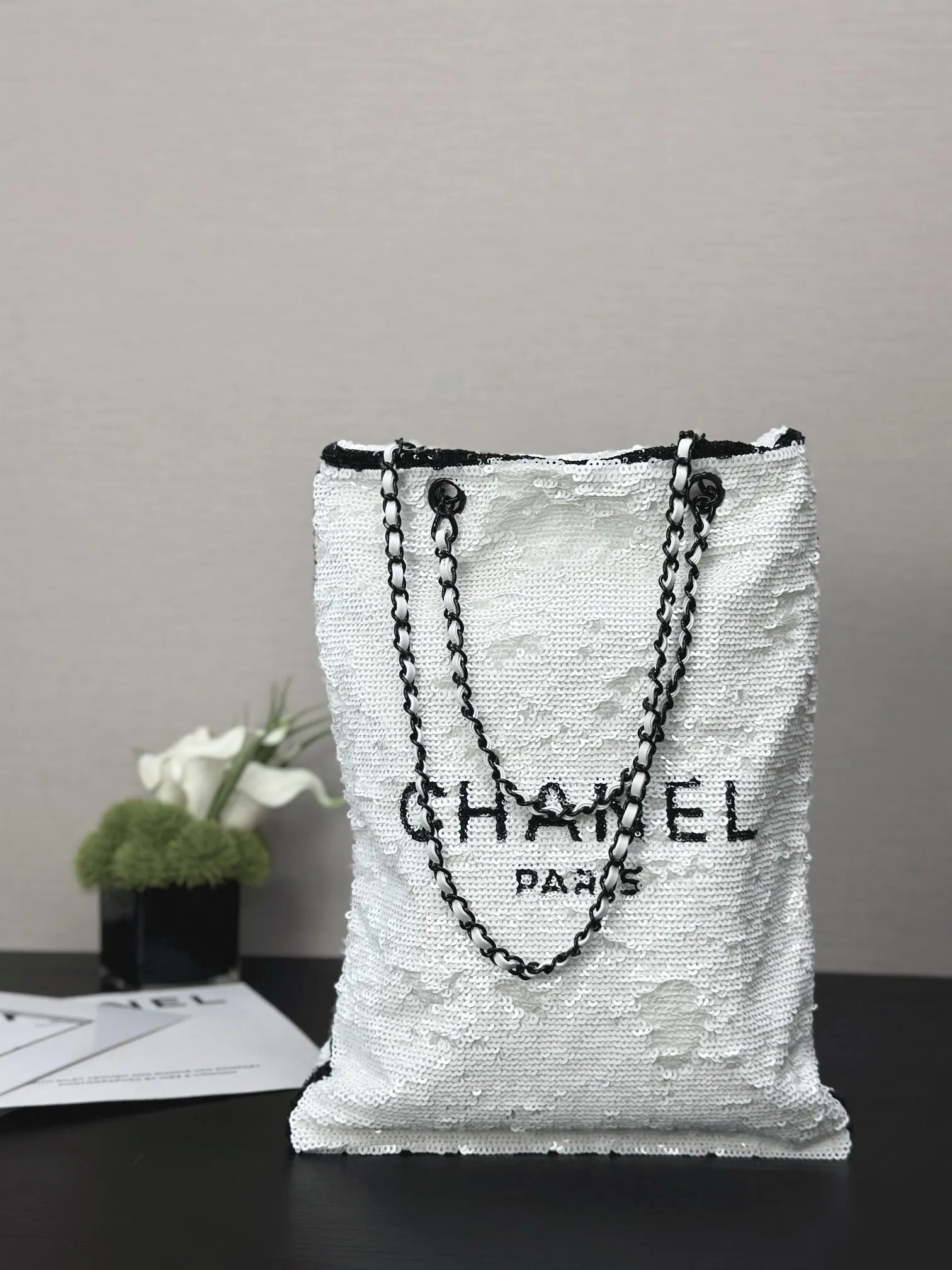 CC997 Shopping Bag / HIGHEST QUALITY VERSION / 15.2 × 11.7 × 0.8 in