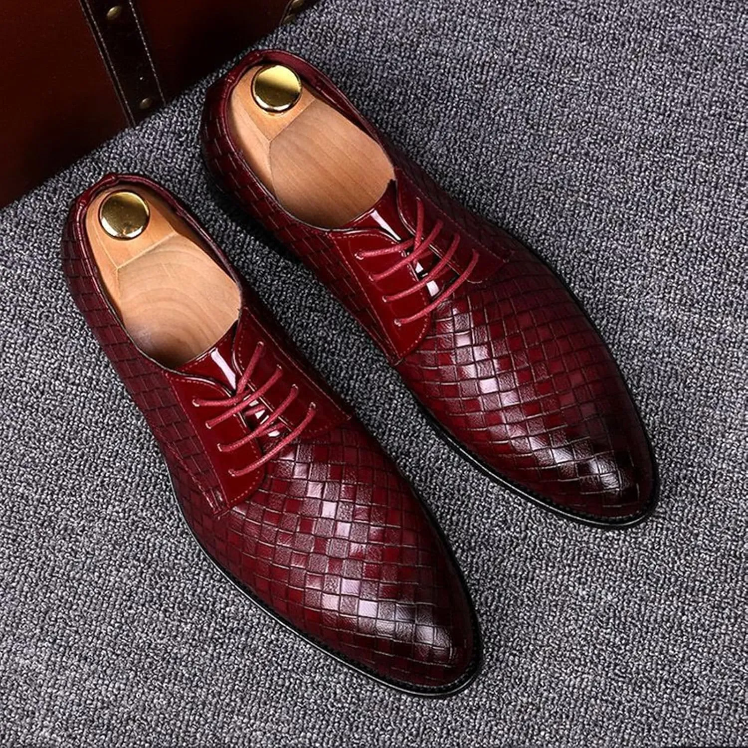Classic Dress Shoes for Men Fashion Crocodile Printed Lace-Up Pointed-Toe Oxfords Shoes Business Formal Wedding Shoes