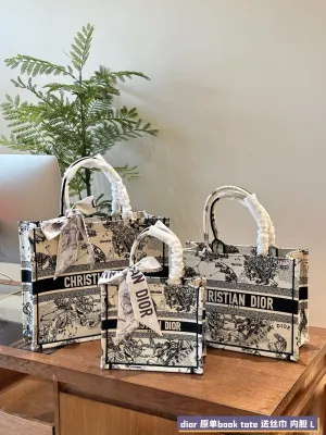 DR498 Book Tote Small/Medium/Large