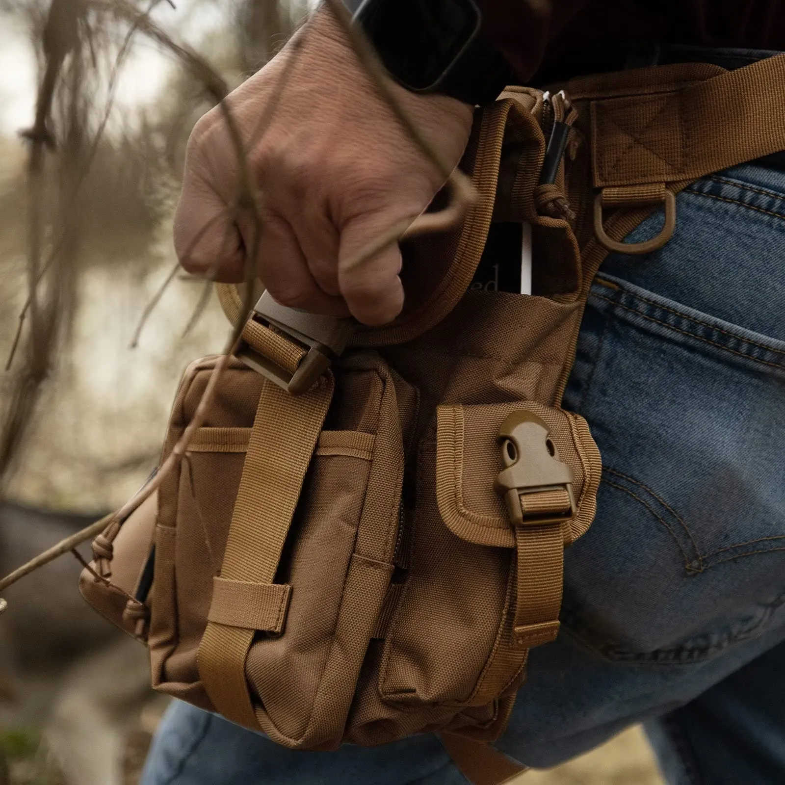Durable Drop Leg Pouch Bag for Cycling, Hiking, and Tactical Use, Resistant to Water