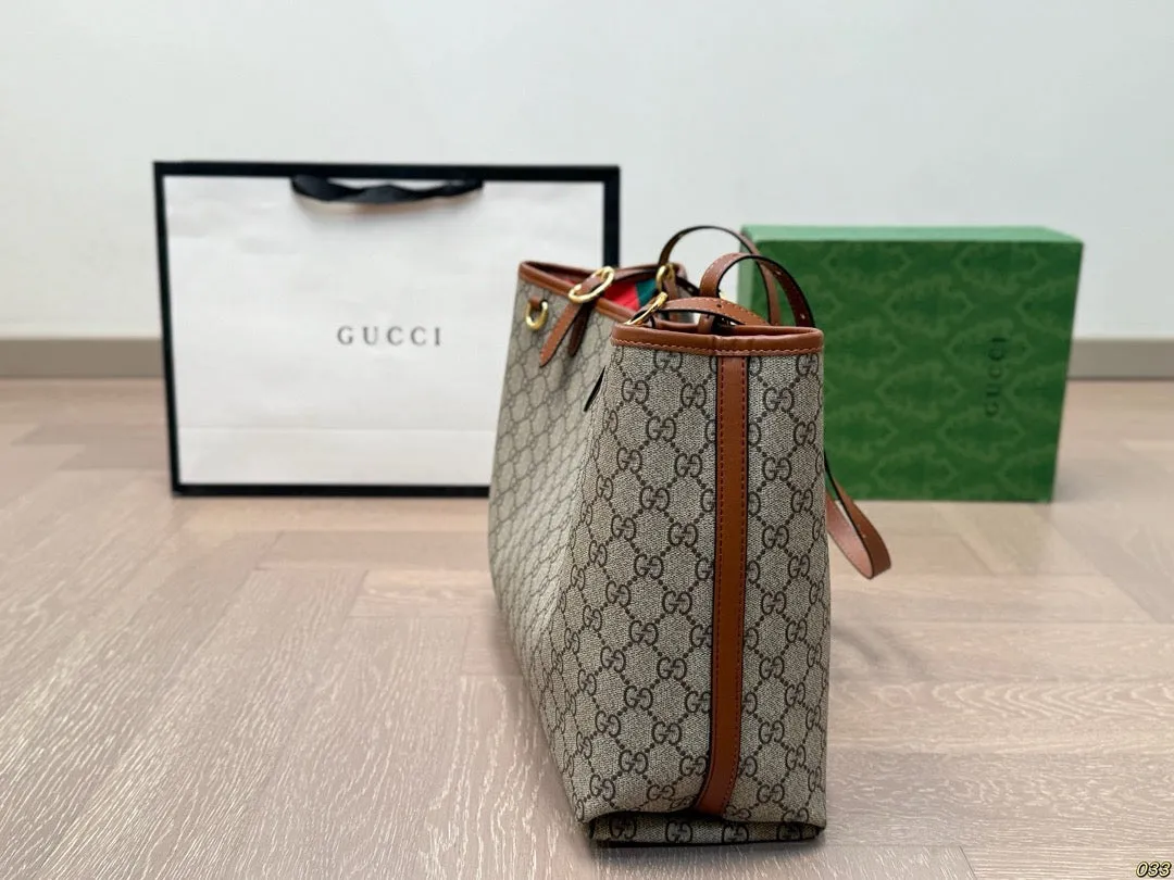 GC711 GG Emblem Large Tote Bag / 14.1x10.2x5.9inch