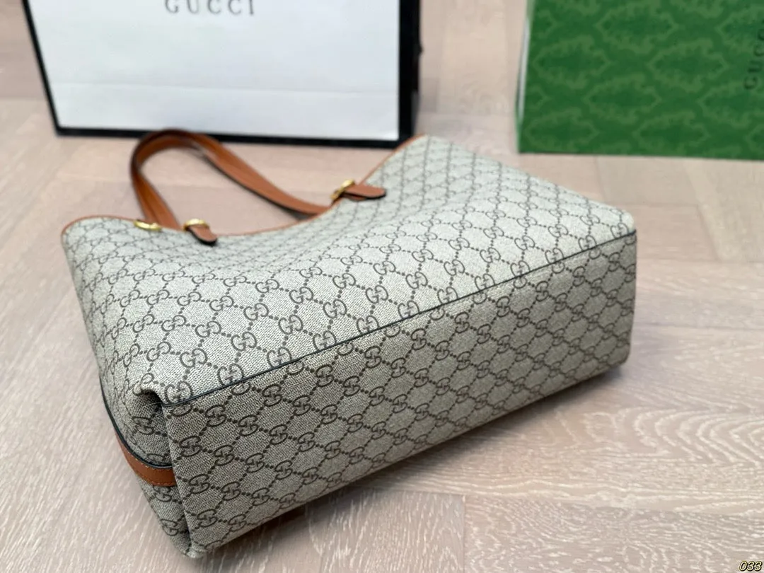 GC711 GG Emblem Large Tote Bag / 14.1x10.2x5.9inch
