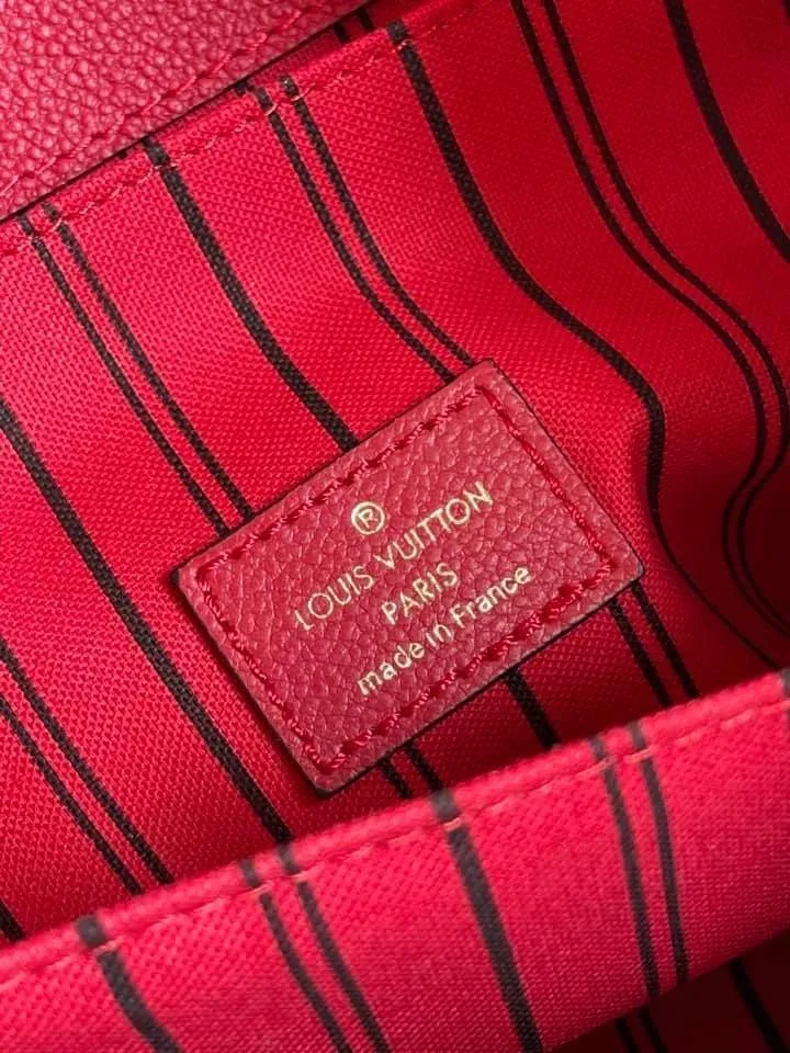 Louis Vuitton Pochette Metis Bag