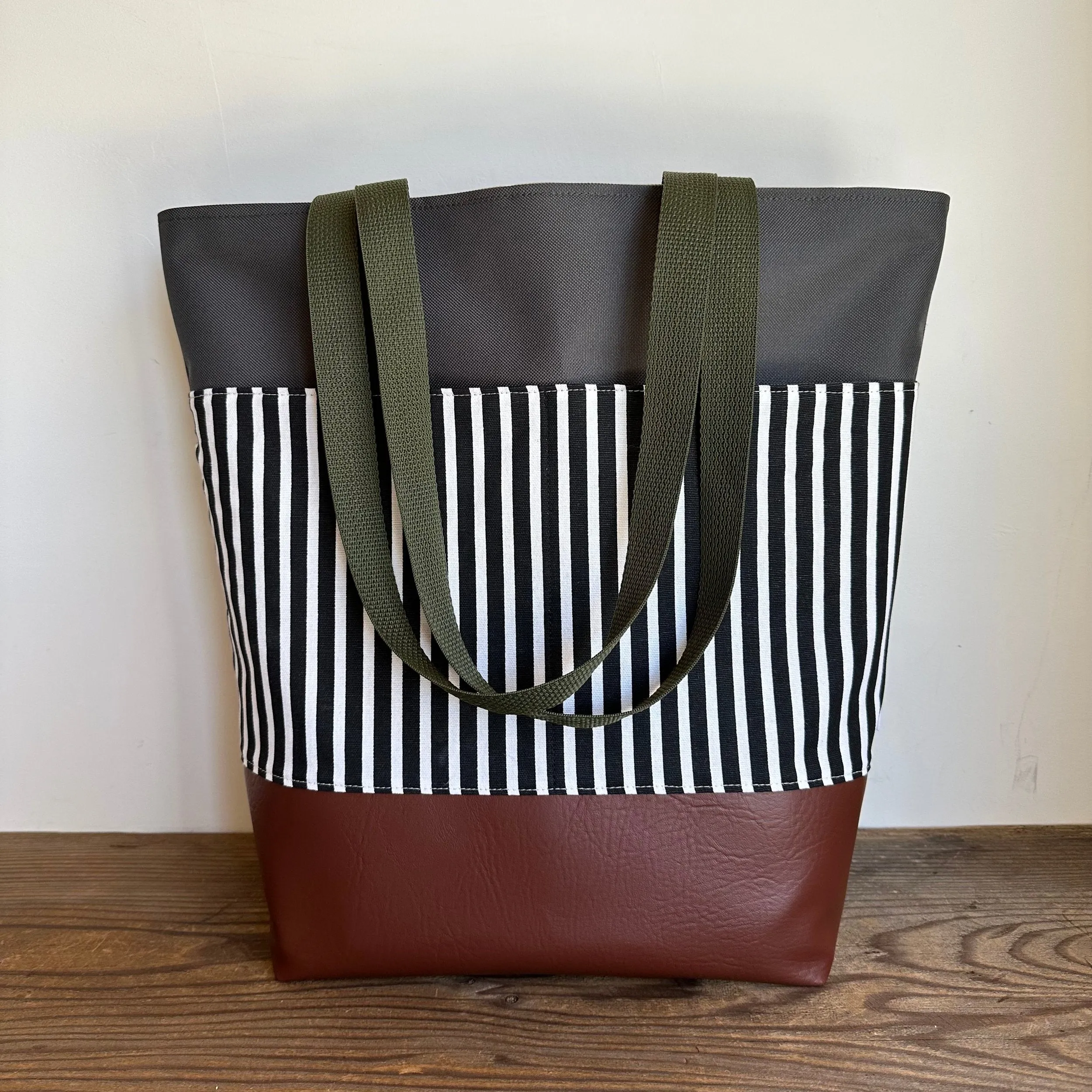 POCKET TOTE - STRIPE