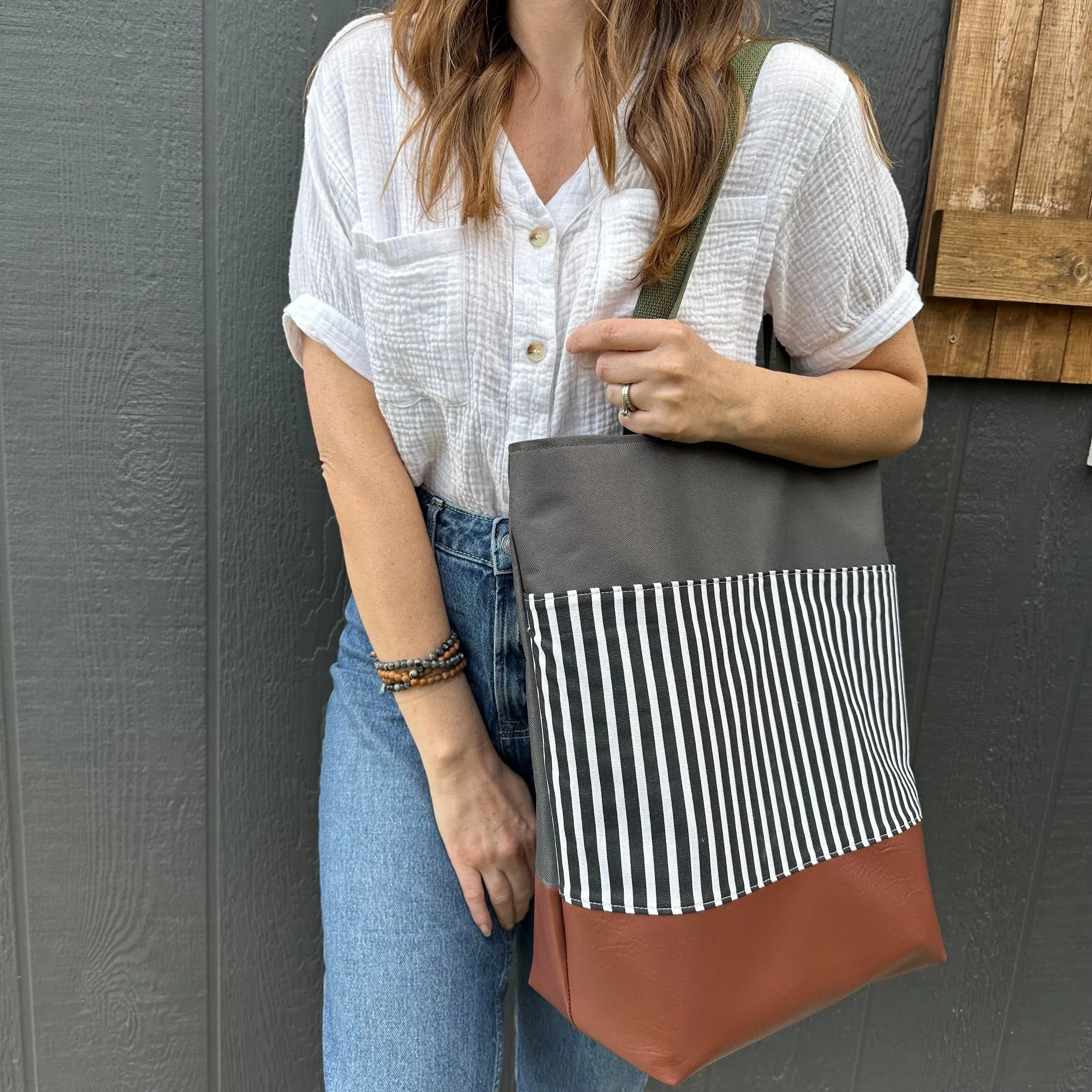 POCKET TOTE - STRIPE