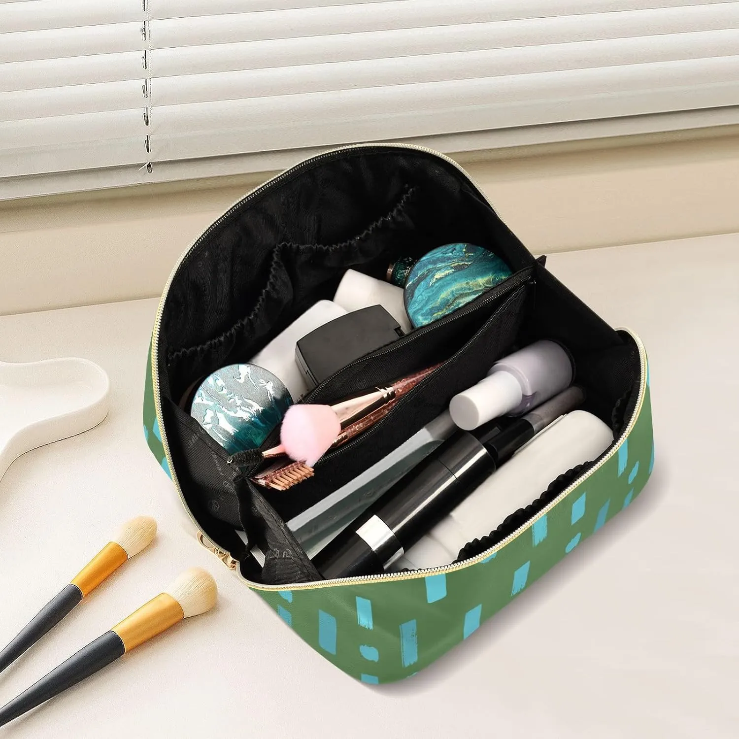 Portable Makeup Bag with Zipper Rhombus Cosmetic Bag for Travel Essentials