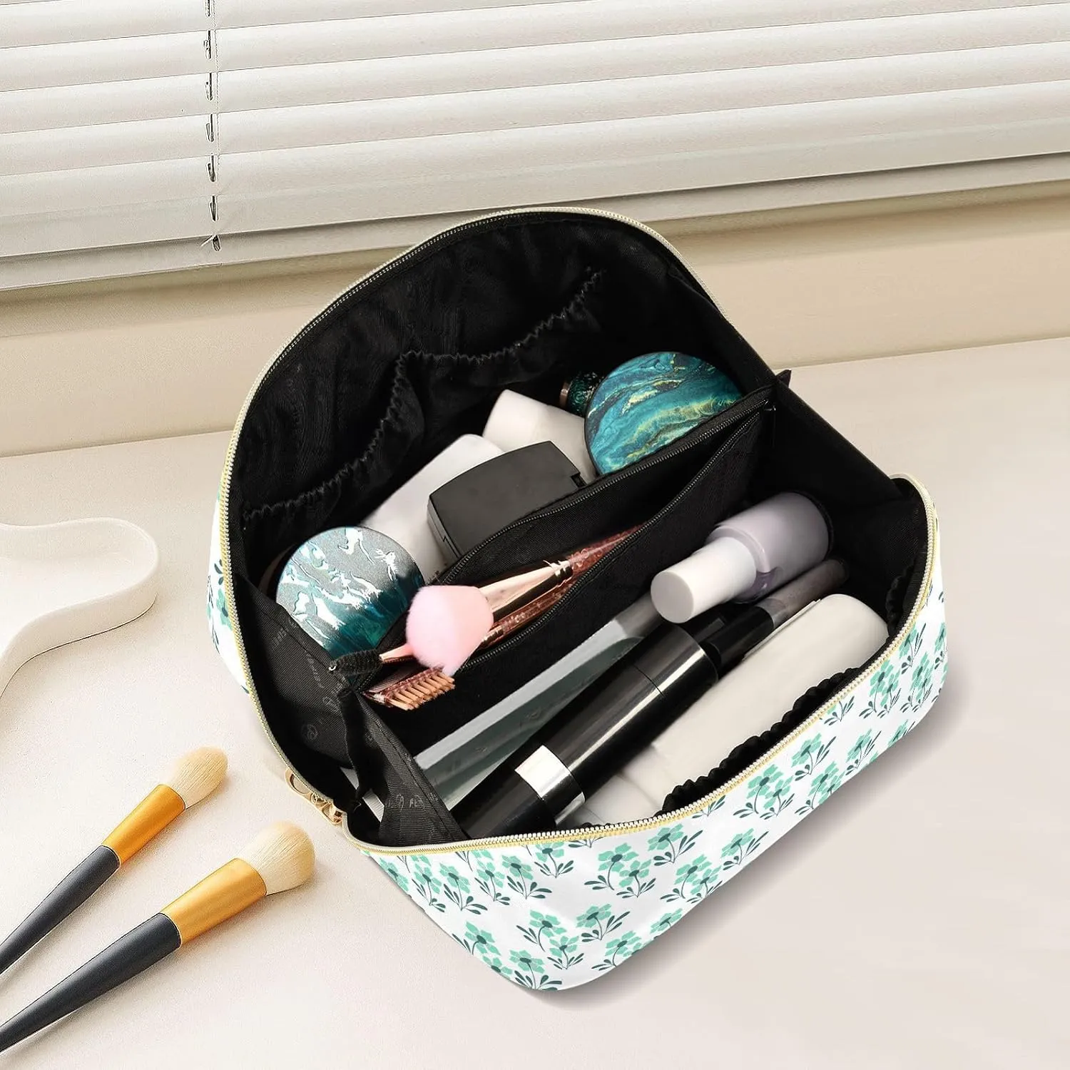 Portable Makeup Bag with Zipper Rhombus Cosmetic Bag for Travel Essentials