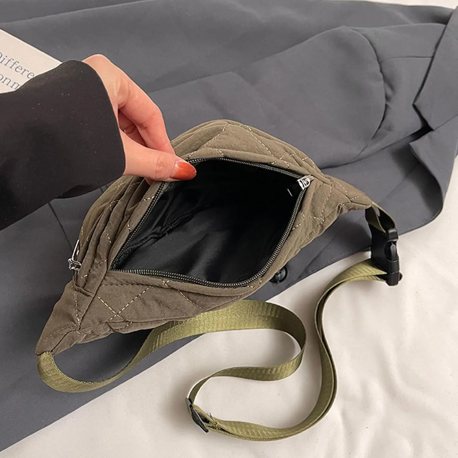Quilted Waist Bag Stylish Crossbody Bag with Adjustable Strap Large Capacity Shoulder Bags for Outdoor Travel