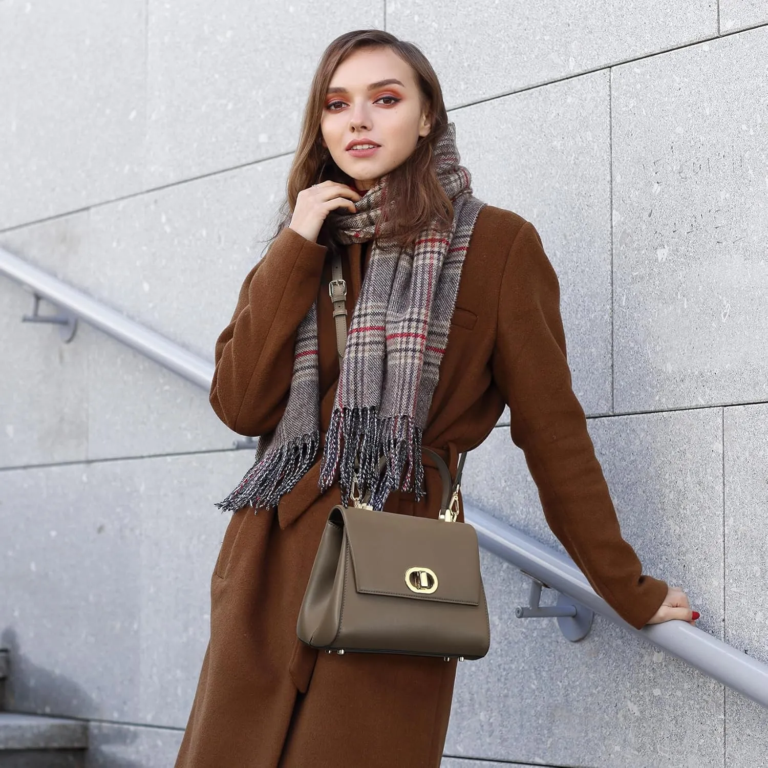 Top Handle Bag Fashion Leather Purses for Women with Multiple Internal Pockets Satchel Bag for Ladies.