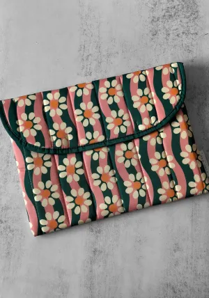 Wavy Daisy 13' Laptop Case