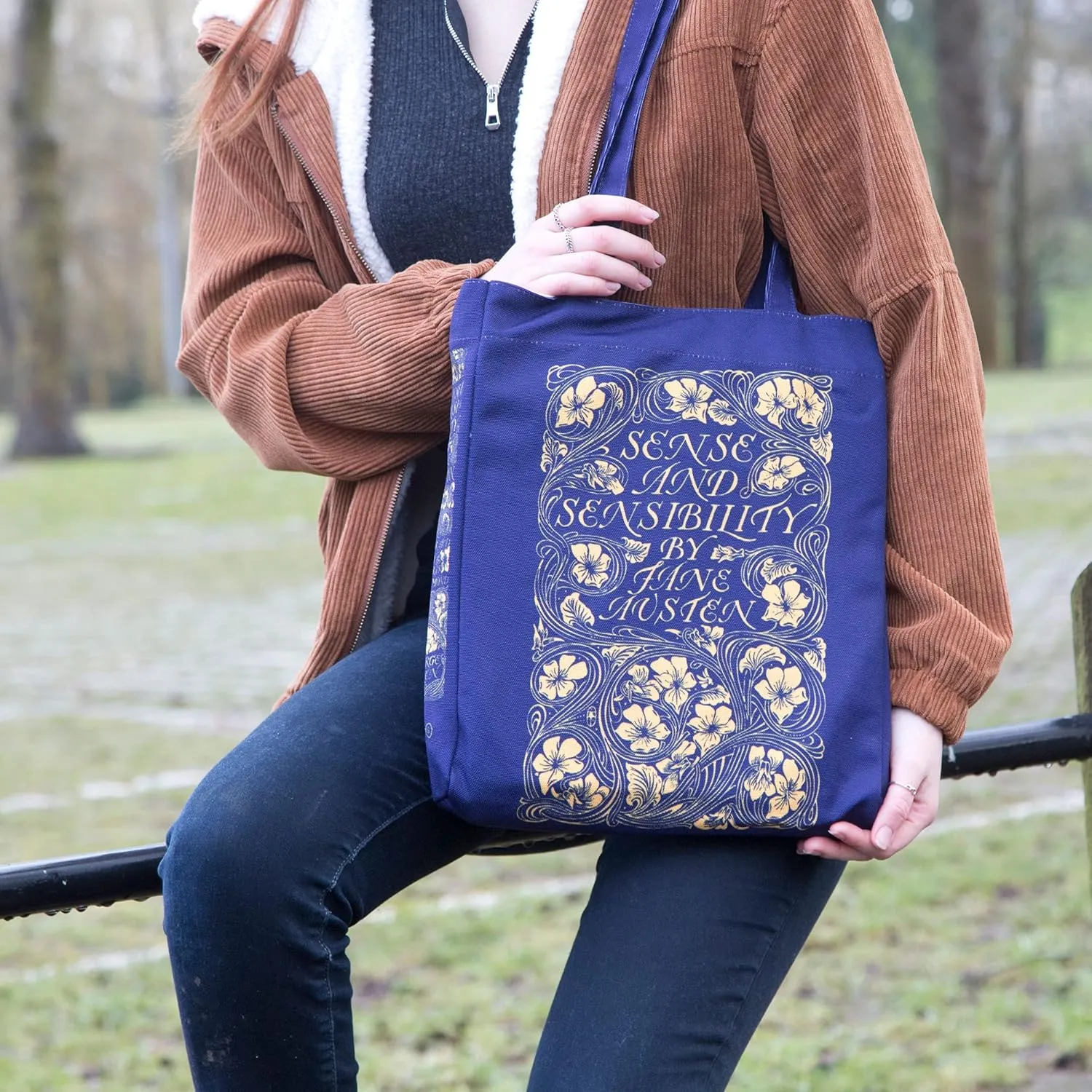 Well Read Book Themed Tote Bag for Book Lovers - Ideal Literary Gifts for Readers & Bookworms - Versatile Shoulder Bag